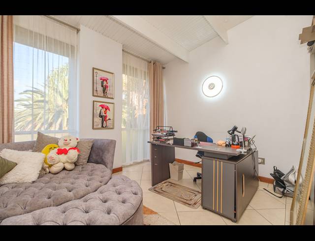 3 BEDROOM PENTHOUSE FOR SALE IN BLACKHEATH